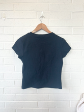 Load image into Gallery viewer, White Fox T-Shirt Size Medium
