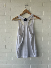 Load image into Gallery viewer, Lulu Lemon Athletic Top Size Large
