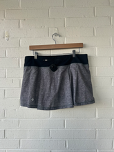 Load image into Gallery viewer, Lulu Lemon Athletic Shorts Size Large
