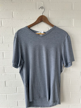 Load image into Gallery viewer, Lulu Lemon Athletic Top Size Small
