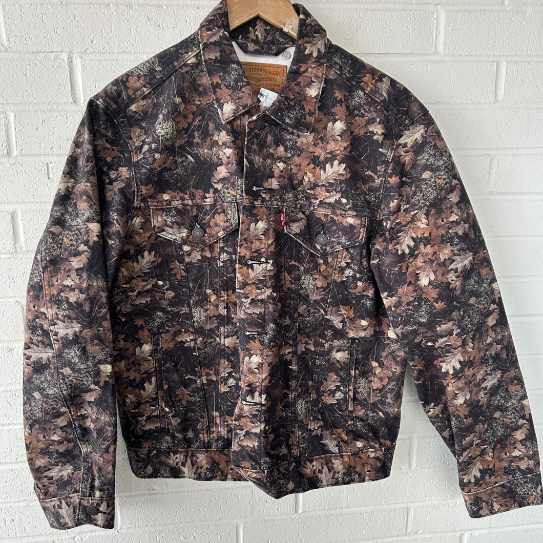 Levi Outerwear Size Medium