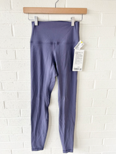 Load image into Gallery viewer, Lulu Lemon Athletic Pants Size Small
