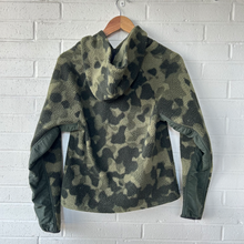 Load image into Gallery viewer, Champion Sweatshirt Size Small
