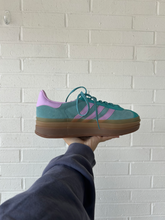 Load image into Gallery viewer, Adidas Casual Shoes Womens 10
