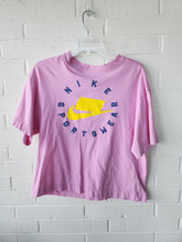 Load image into Gallery viewer, Nike Short Sleeve Top Size Extra Small
