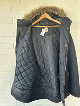 Load image into Gallery viewer, Vans Heavy Outerwear Size Extra Large
