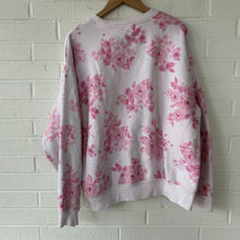 Load image into Gallery viewer, Gap Sweatshirt Size Large
