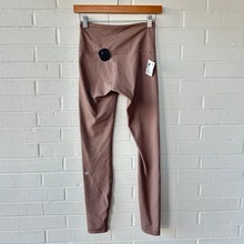 Load image into Gallery viewer, Lululemon Athletic Pants Size Small
