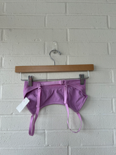 Load image into Gallery viewer, Gym Shark Sports Bra Size Small
