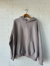 Load image into Gallery viewer, Comfrt Sweatshirt Size XXL
