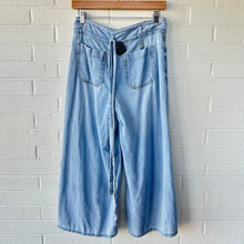Load image into Gallery viewer, Kenzie Denim Size 3/4 (27)
