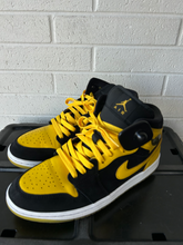 Load image into Gallery viewer, Nike Mens Athletic Shoes Mens 8.5
