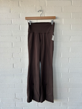 Load image into Gallery viewer, Tna Athletic Pants Size Small
