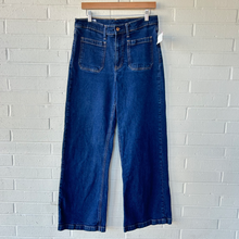 Load image into Gallery viewer, Gap Denim Size 11/12 (31)
