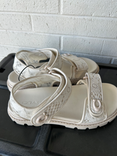 Load image into Gallery viewer, Coach Sandals Womens 7
