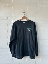 Load image into Gallery viewer, Sweatshirt Size Medium
