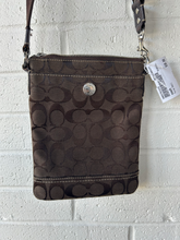 Load image into Gallery viewer, Coach Purse
