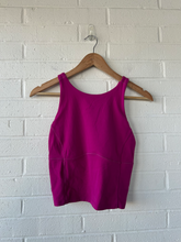 Load image into Gallery viewer, Lululemon Athletic Top Size Medium
