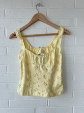 Load image into Gallery viewer, Free People Tank Top Size Small
