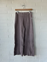 Load image into Gallery viewer, Gap Pants Size Extra Small
