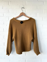 Load image into Gallery viewer, American Eagle Sweater Size Medium
