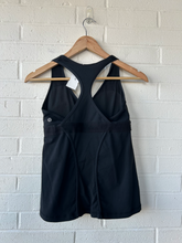 Load image into Gallery viewer, Lulu Lemon Athletic Top Size Medium
