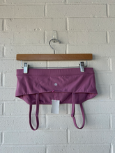 Load image into Gallery viewer, Crz Yoga Athletic Top Size Medium
