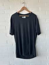 Load image into Gallery viewer, Lululemon Athletic Top Size Extra Large
