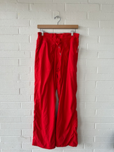 Load image into Gallery viewer, Lululemon Athletic Pants Size 9/10 (30)
