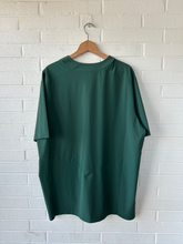 Load image into Gallery viewer, Nike Athletic Top Size XXL
