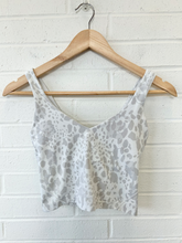 Load image into Gallery viewer, Lululemon Athletic Top Size Small
