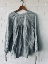 Load image into Gallery viewer, Aerie Long Sleeve Top Size Small
