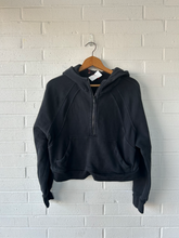 Load image into Gallery viewer, Lululemon Sweatshirt Size Small
