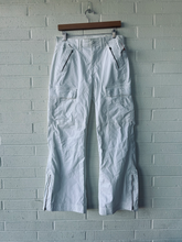Load image into Gallery viewer, American Eagle Pants Size 3/4 (27)
