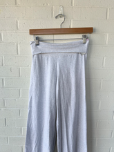 Load image into Gallery viewer, Brandy Melville Pants Size Small

