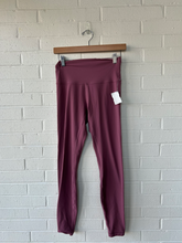 Load image into Gallery viewer, Lulu Lemon Athletic Pants Size 5/6 (28)
