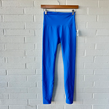 Load image into Gallery viewer, Lululemon Athletic Pants Size Medium
