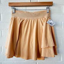 Load image into Gallery viewer, Lululemon Athletic Shorts Size 3/4
