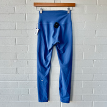 Load image into Gallery viewer, Lulu Lemon Athletic Pants Size 3/4 (27)
