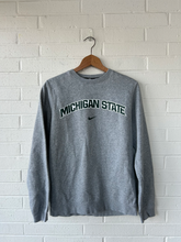 Load image into Gallery viewer, Nike Sweatshirt Size Small
