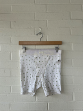 Load image into Gallery viewer, Skims Shorts Size Medium
