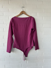 Load image into Gallery viewer, Abercrombie &amp; Fitch Long Sleeve Top Size Large
