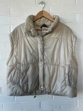 Load image into Gallery viewer, Pretty Little Thing Heavy Outerwear Size Small
