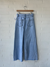 Load image into Gallery viewer, Forever 21 Denim Size 3/4 (27)
