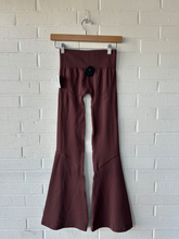 Load image into Gallery viewer, Gym Shark Athletic Pants Size Small
