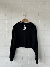 Load image into Gallery viewer, Alo Sweatshirt Size Extra Small
