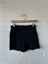 Load image into Gallery viewer, Shorts Size Large

