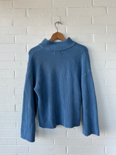 Load image into Gallery viewer, Edikted Sweater Size Medium
