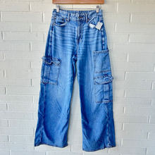 Load image into Gallery viewer, American Eagle Denim Size 3/4 (27)
