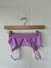 Load image into Gallery viewer, Gym Shark Sports Bra Size Small
